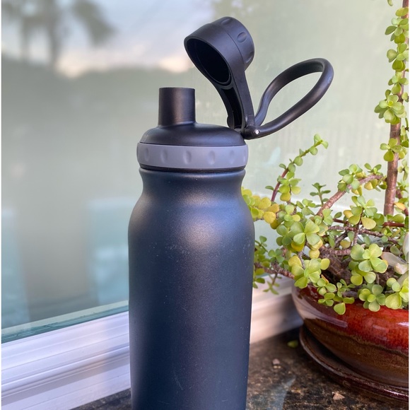 BUILT Water Bottle - Picture 4 of 9